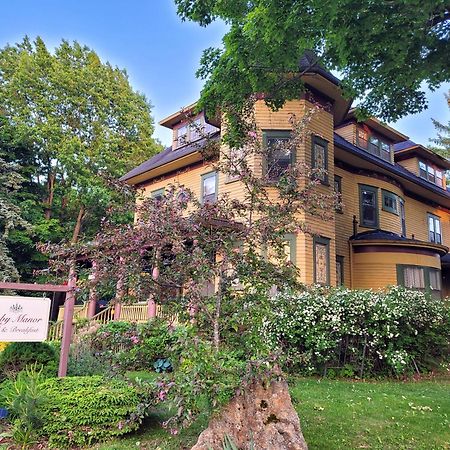 Ruby Manor Bed & Breakfast Gananoque Bagian luar foto