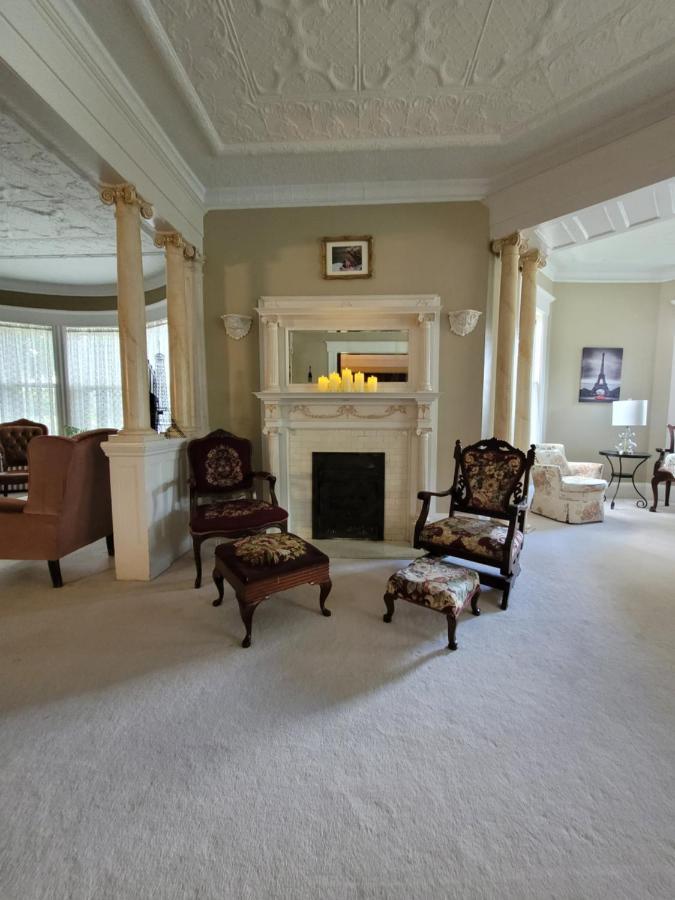 Ruby Manor Bed & Breakfast Gananoque Bagian luar foto