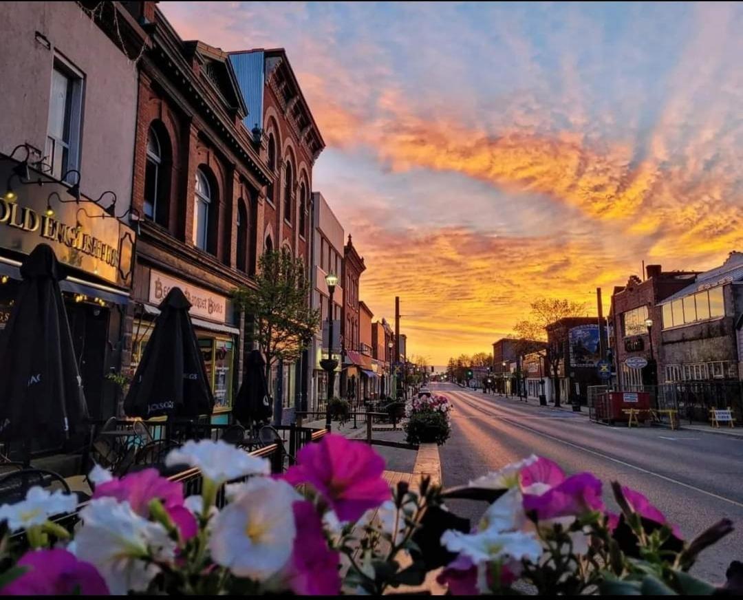 Ruby Manor Bed & Breakfast Gananoque Bagian luar foto